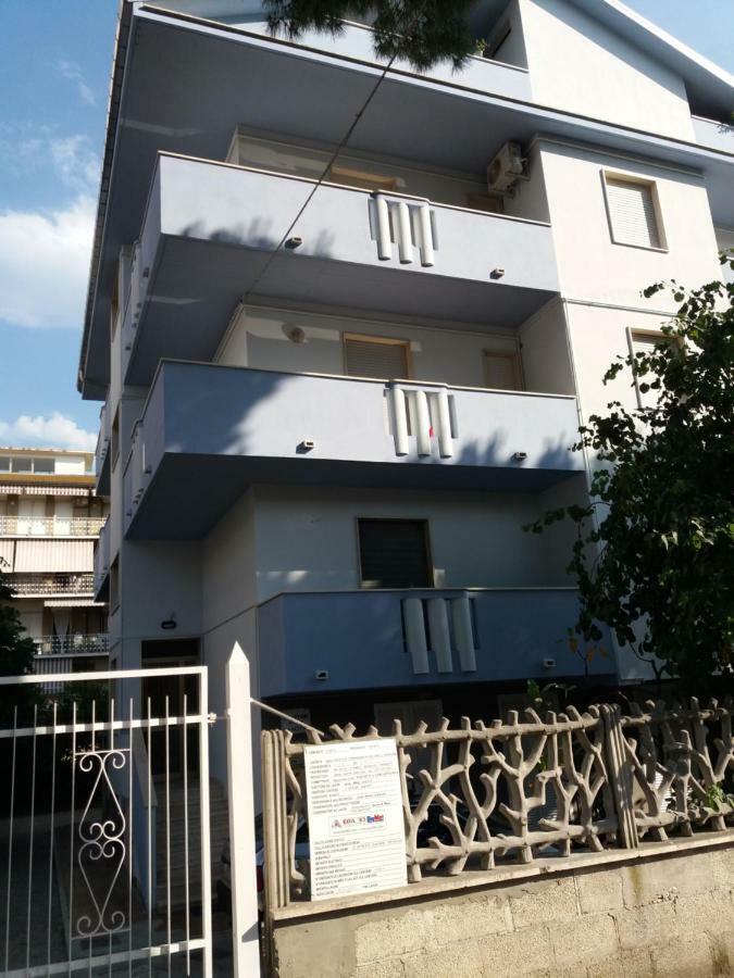 A 50 M Dal Mare Apartment Pineto