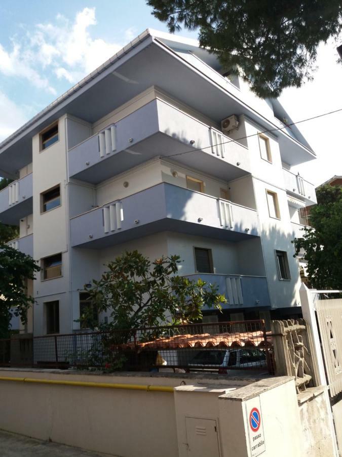 A 50 M Dal Mare Apartment Pineto